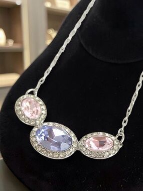 SWAROVSKI Crystal Pendant Necklace ✨🤩